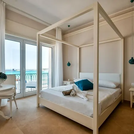 Alojamento de Acomodação e Pequeno-almoço Lungomare 4*